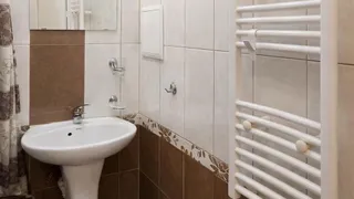 Тристаен Наеми, Сухата река, София (9)