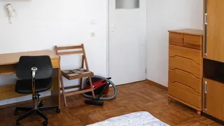 Тристаен Наеми, Сухата река, София (8)