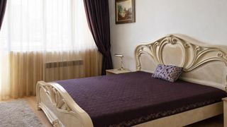 Тристаен Наеми, Младост 2, София (5)