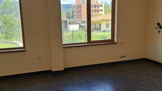 Офис, продажба, гр. Правец (2)
