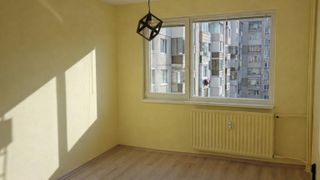 Тристаен, под наем, ж.к Младост 2 (2)
