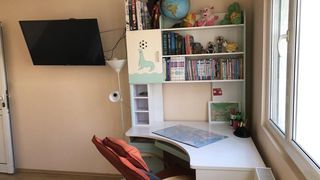 Тристаен Наеми, Дружба 2, София (10)
