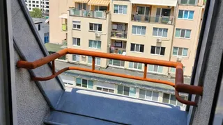 Тристаен Наеми, Младост 1, София (10)