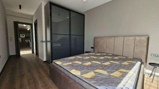 Тристаен Наеми, Студентски град, София (3)