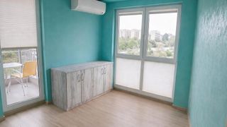 Тристаен Наеми, Студентски град, София (4)