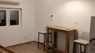 Едностаен Наеми, Гео Милев, София
