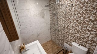 Тристаен Наеми, Стрелбище, София (8)