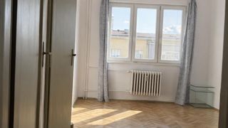 Тристаен Наеми, Център-ЦУМ, София (7)