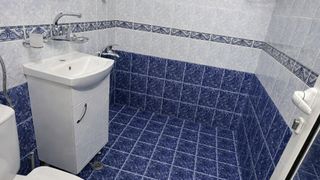 Тристаен Наеми, Красно село, София (10)