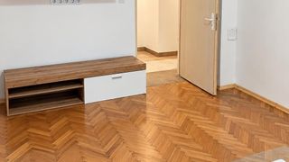 Тристаен Наеми, Изток, София (4)