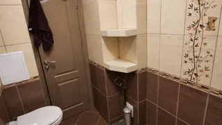 Тристаен Наеми, Красно село, София (6)