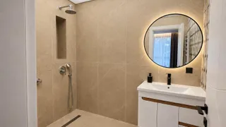 Тристаен Наеми, Зона Б-5, София (10)