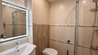 Тристаен Наеми, Витоша, София (7)