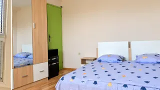 Едностаен Наеми, Западен парк, София