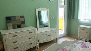 Тристаен Наеми, Бъкстон, София (5)