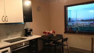 Тристаен Наеми, Лагера, София (4)