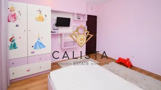 Тристаен Наеми, Младост 1, София (7)