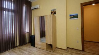 Тристаен Наеми, Банишора, София (8)