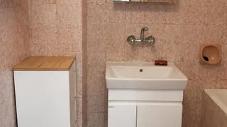 Тристаен Наеми, Лозенец, София (8)
