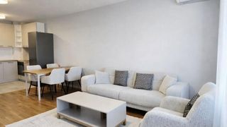 Δύο υπνοδωματίων Ενοικιάσεις, Γραμματοσειρά Sheep 2, Σοφία (2)