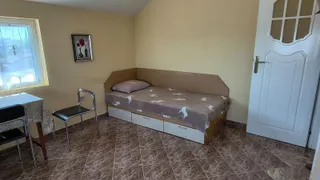 Етаж от къща Наеми, Модерно предградие, София (5)