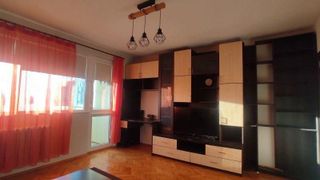 Тристаен Наеми, Младост 1, София (2)