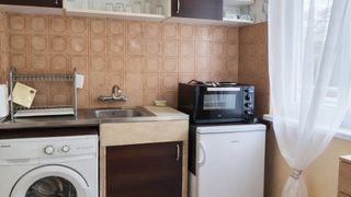 Тристаен Наеми, Погреби, Варна (5)