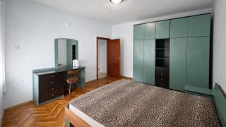 Тристаен Наеми, Общината, Варна (4)