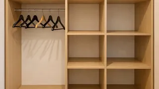 Тристаен Наеми, Чайка, Варна (5)