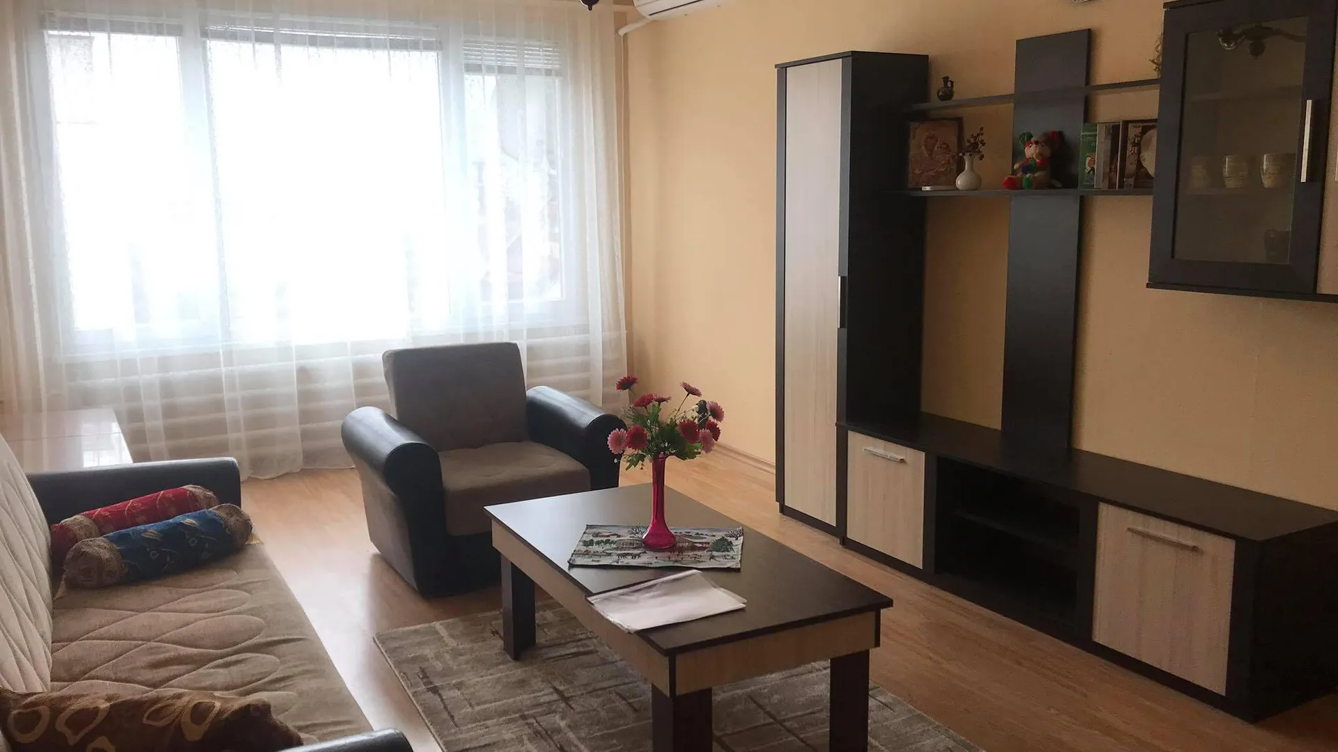 Двустаен Наеми, Света Троица, София – снимка 2
