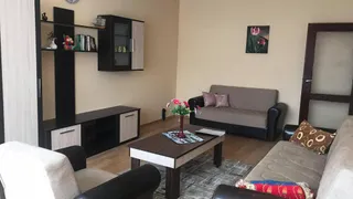 Двустаен Наеми, Света Троица, София