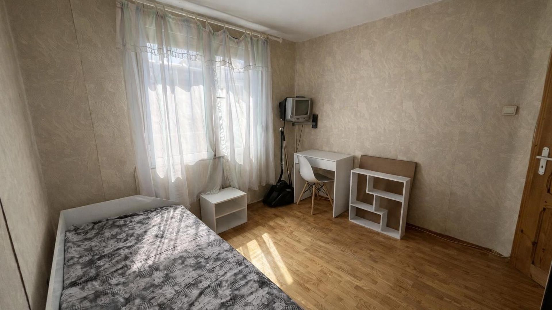 image_1781245596566_2004755671396925.jpg