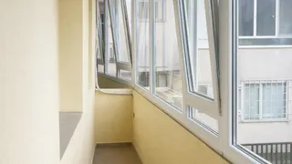 Тристаен Наеми, Погреби, Варна (6)