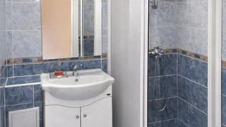 Тристаен Наеми, Възраждане 1, Варна (9)