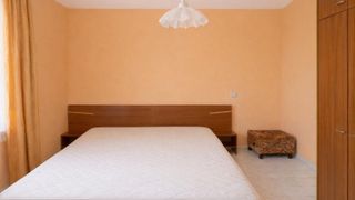 Двустаен апартамент в района на Центъра (3)
