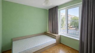 Тристаен обзаведен апартамент в кв. Младежки хълм (5)