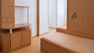 Уютен ТРИСТАЕН апартамент в кв. Каменица 2 (9)