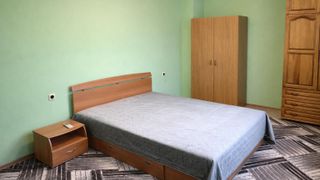 Просторен ТРИСТАЕН апартамент в района на Центъра (5)