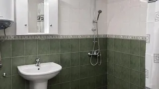 Тристаен Наеми, Червен площад, Варна (7)