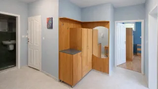 Тристаен Наеми, Червен площад, Варна (9)