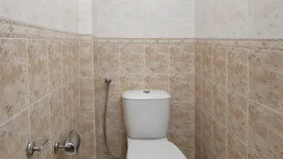 Тристаен Наеми, Червен площад, Варна (8)