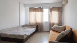 Едностаен Наеми, Владислав Варненчик, Варна (5)
