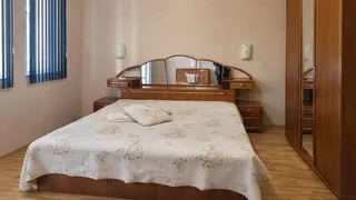 Тристаен Наеми, Център, Варна (5)