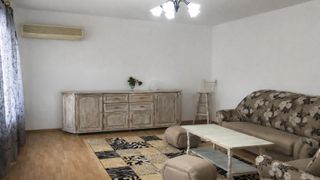 Тристаен Наеми, Бъкстон, София (3)
