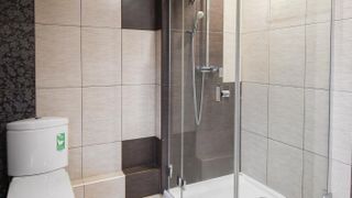 Тристаен Наеми, Зона Б-18, София (8)
