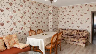 Тристаен Наеми, Център, Варна (3)