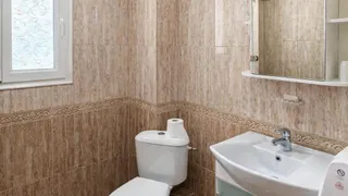 Тристаен Наеми, Център, Варна (5)