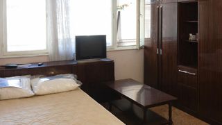 Едностаен Наеми, Възраждане 1, Варна