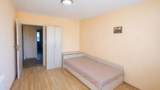Двустаен апартамент в района на Центъра (3)