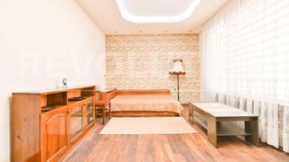 Тристаен апартамент в ж.к. Хиподрума (2)